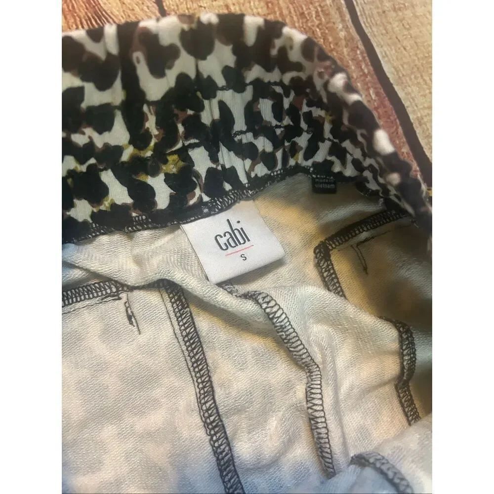 Cabi Cheetah Print Joggers Size S - Picture 5 of 7